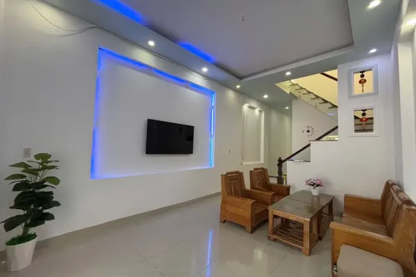 Дом, 4 спальни · 184 м²