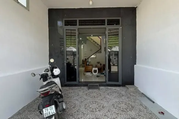 Дом, 4 спальни · 184 м² 4