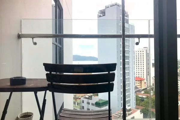 Studio 8