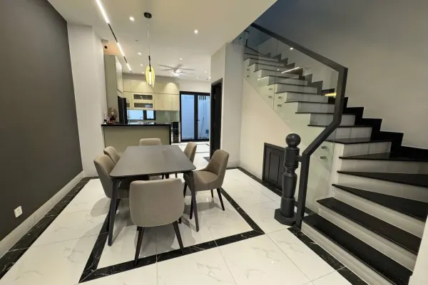 House, 3 спальни, 270.00 м² 2