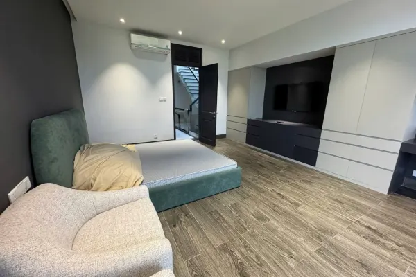 House, 3 спальни, 270.00 м² 6