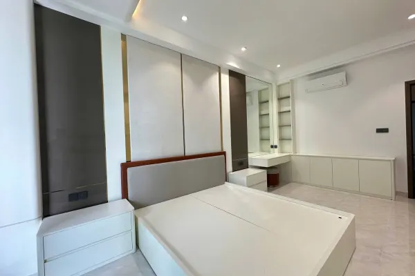 Дом, 3 спальни · 270 м² 3