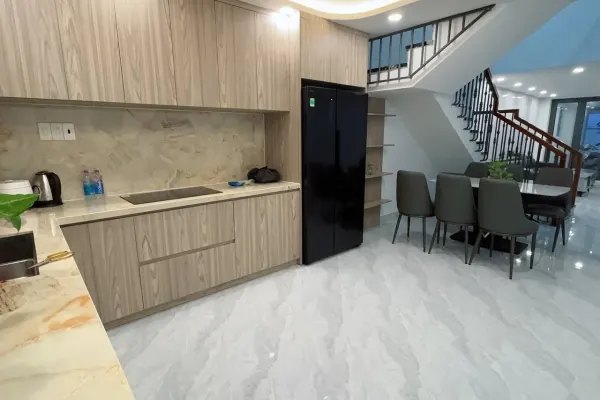 Дом, 3 спальни · 180 м² 3