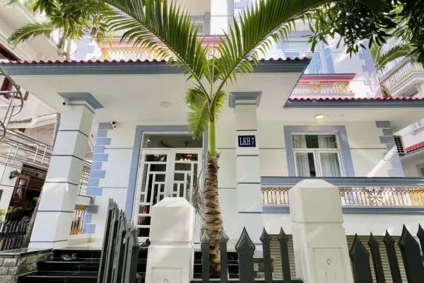 Вилла, 4 спальни · 180 м²
