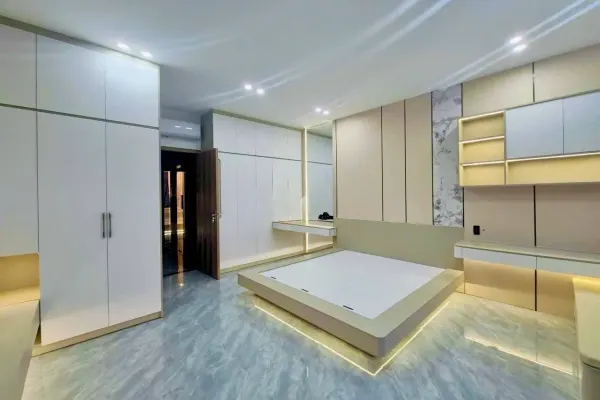 Дом, 4 спальни · 270 м² 5
