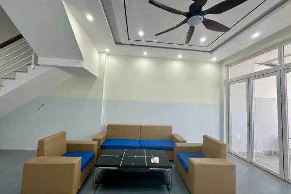 Дом, 4 спальни · 250 м² 3