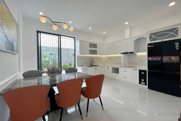 Дом, 3 спальни · 270 м² 2