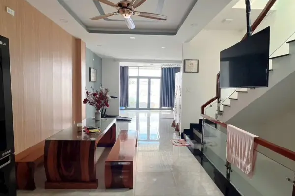 Дом, 3 спальни · 270 м² 2