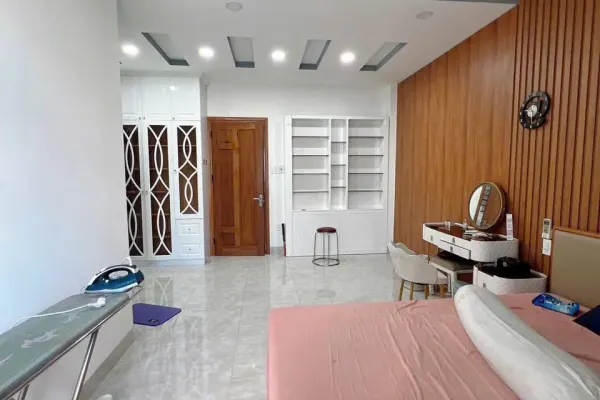 Дом, 3 спальни · 270 м² 3