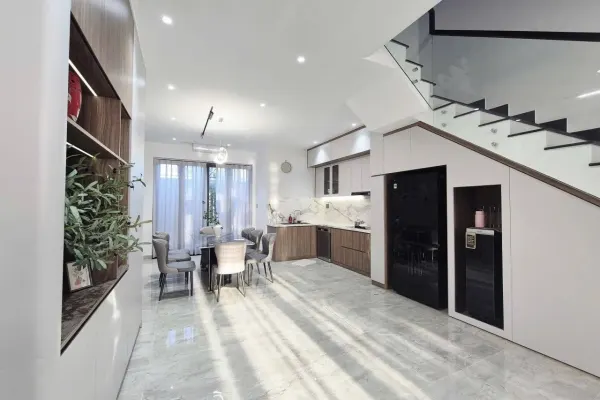 Дом, 3 спальни · 270 м² 2
