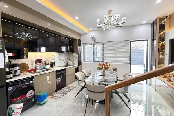 House, 3 спальни, 270.00 м²