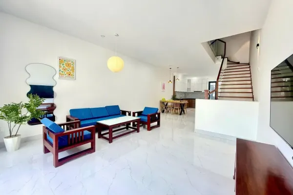 House, 3 спальни, 270.00 м²