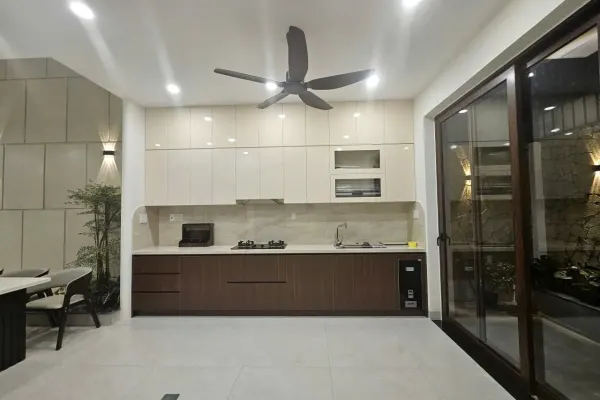 Apartment, 3 спальни, 150.00 м²