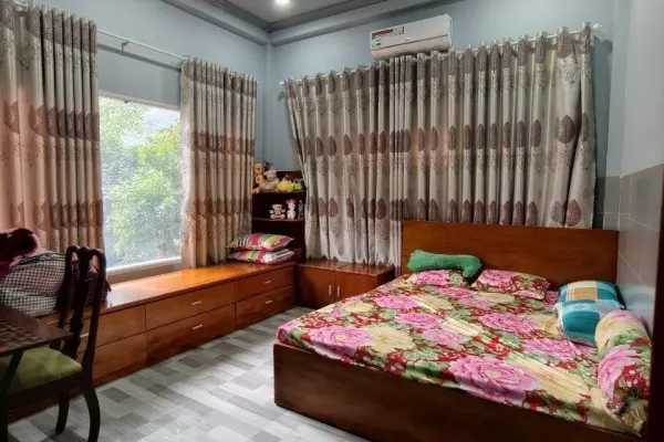 Дом, 4 спальни · 650 м² 4