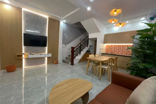 Дом, 4 спальни · 120 м²