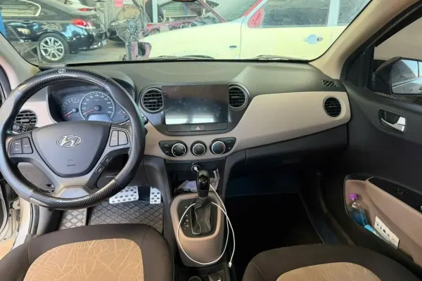 Hyundai Grand i10 3