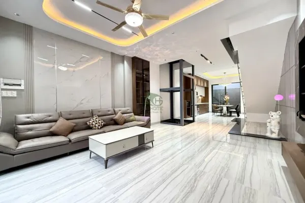 House, 4 спальни, 400.00 м² 2