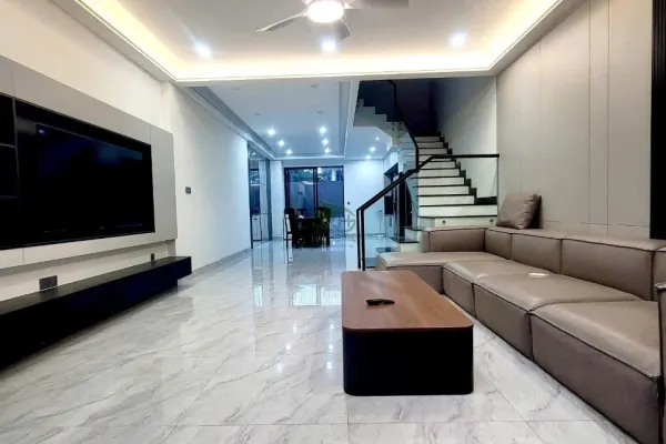 House, 3 спальни, 300.00 м² 5