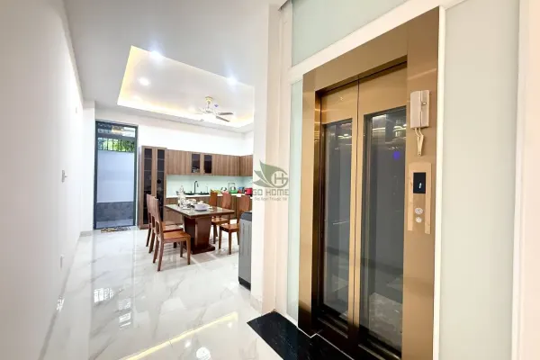 House, 4 спальни 3