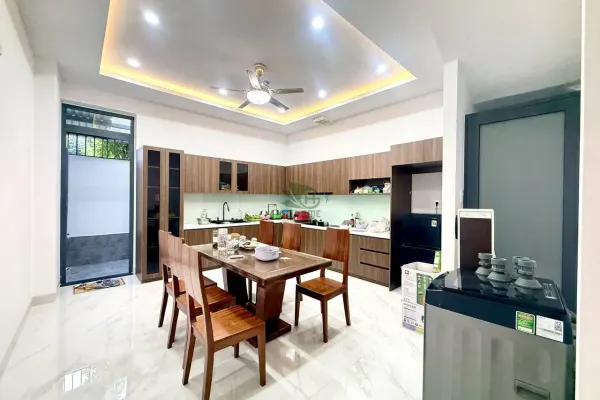 House, 4 спальни 4