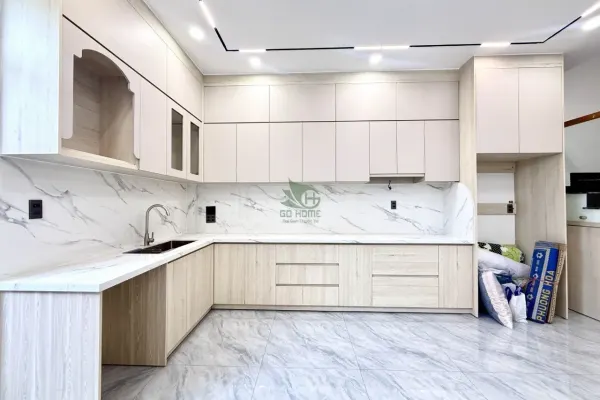 House, 4 спальни, 300.00 м²