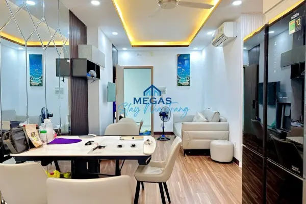 Квартира, 2 спальни · 60 м²