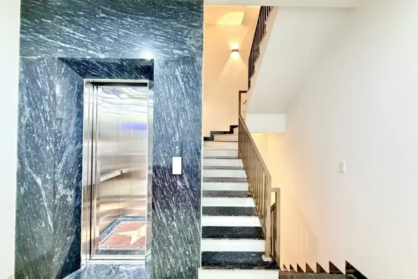 Дом, 4 спальни · 300 м² 2