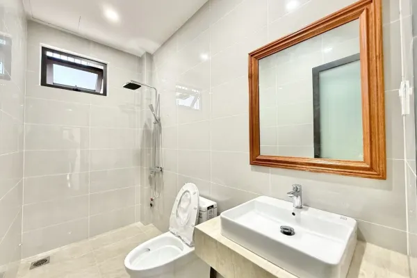 Дом, 4 спальни · 300 м² 4