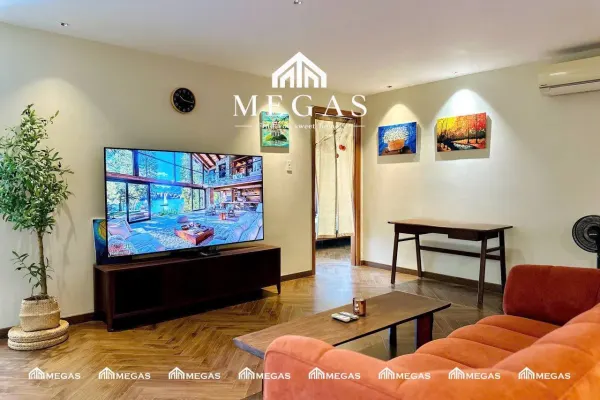 Квартира, 2 спальни · 90 м² 2
