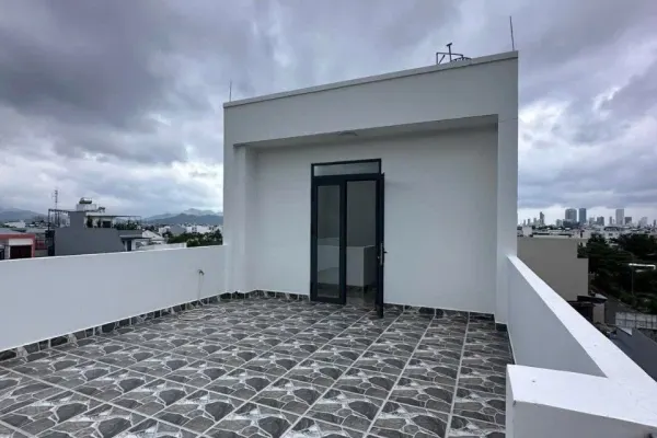 Дом, 4 спальни · 200 м²