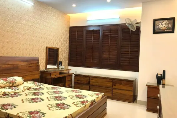 Дом, 3 спальни · 240 м² 4