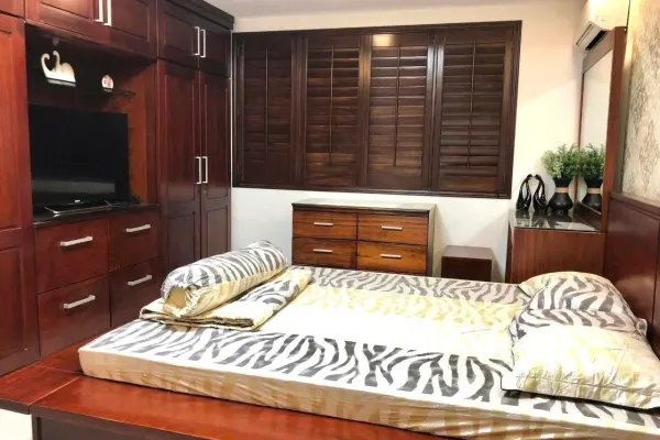 Дом, 3 спальни · 240 м² 5