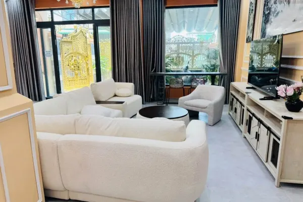Дом, 5 спален · 300 м² 4