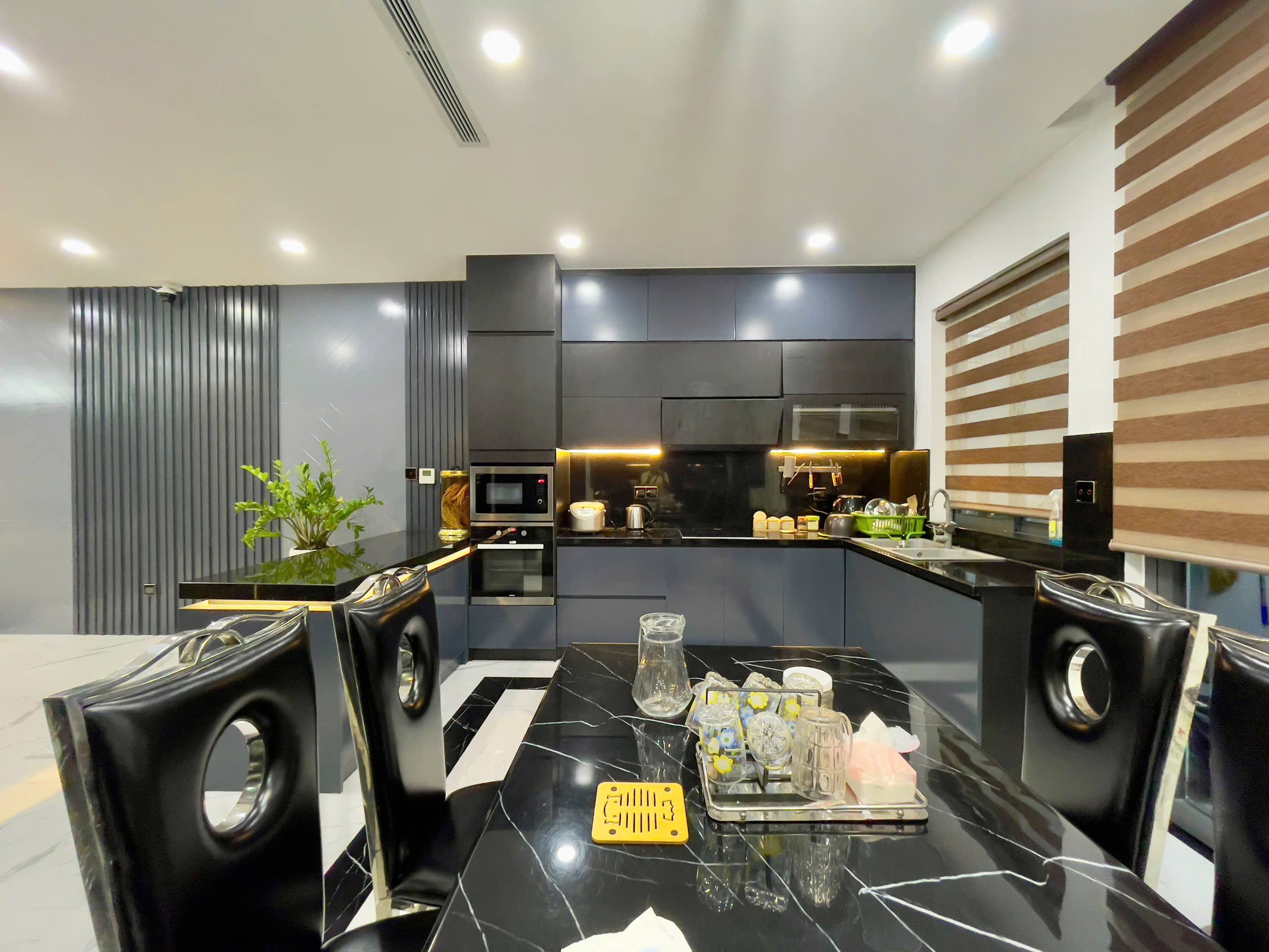 Villa, 3 спальни, 270.00 м²