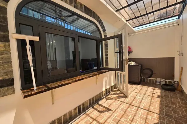 House, 4 спальни, 300.00 м² 3