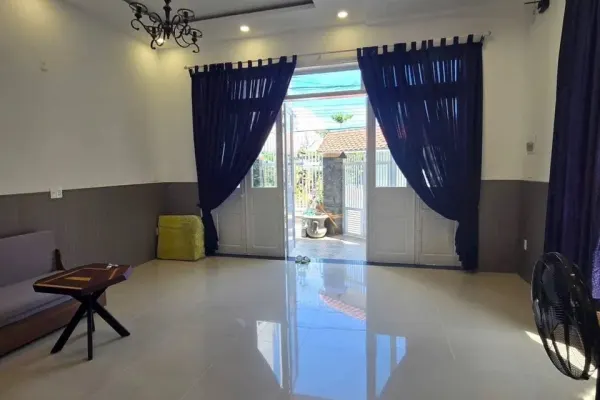 House, 4 спальни, 300.00 м² 5