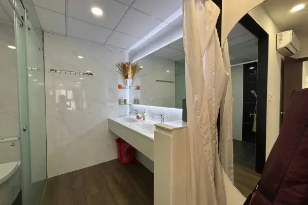 Квартира, 3 спальни · 163 м² 8