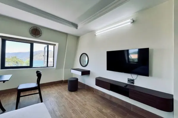 Studio 4
