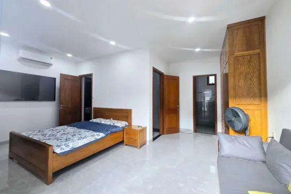 House, 5 спальни, 300.00 м² 2