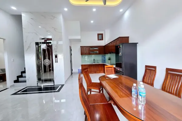 House, 5 спальни, 300.00 м² 7