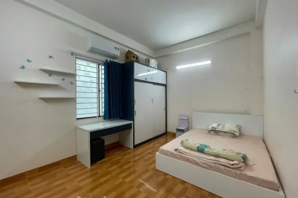 House, 4 спальни 3
