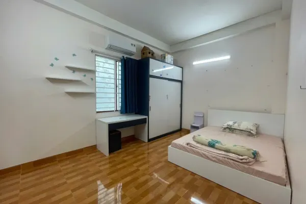 House, 4 спальни 4
