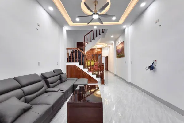 House, 4 спальни, 200.00 м²