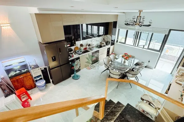 House, 3 спальни, 300.00 м²