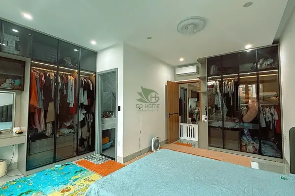 House, 3 спальни, 300.00 м² 5