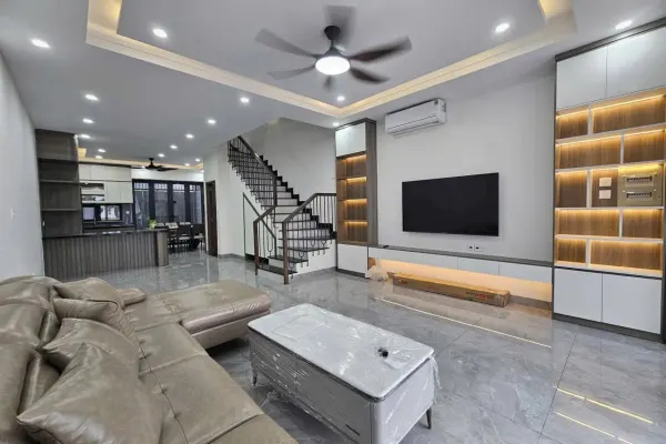 House, 3 спальни, 270.00 м²