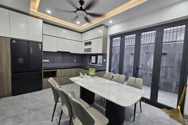 House, 3 спальни, 270.00 м² 3