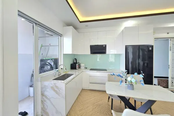 Квартира, 2 спальни · 65 м² 4