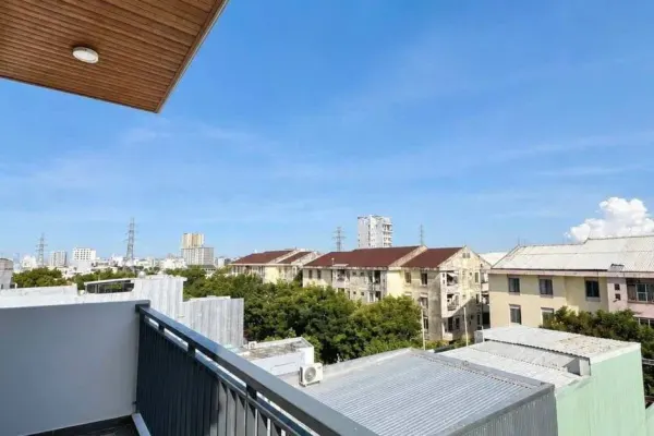 Apartment 7