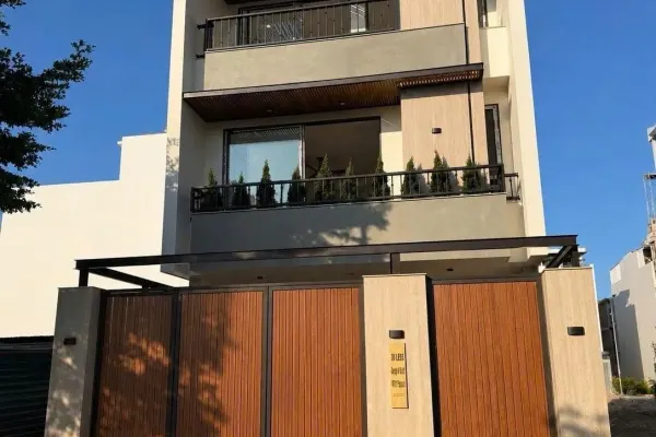 Дом, 6 спален · 450 м²